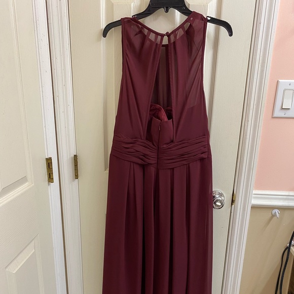 Maroon bridesmaid gown! - Picture 2 of 4